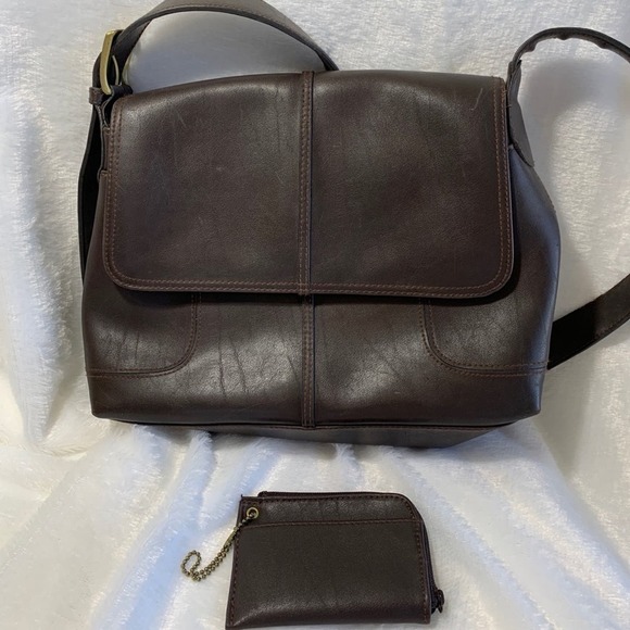 Liz Claiborne crazy horse cross body with wallet - Picture 1 of 7